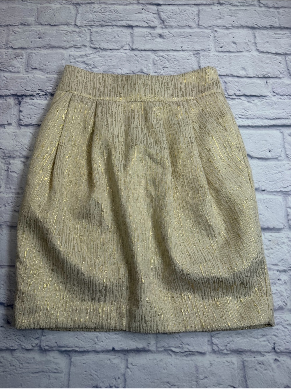 H&M Gold-Thread Cream Pencil Skirt. Size 8.